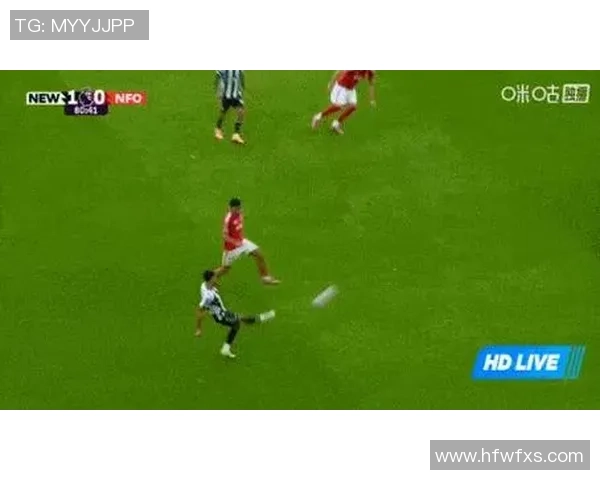 足球明星场外冲突瞬间动图揭秘引发热议与争议